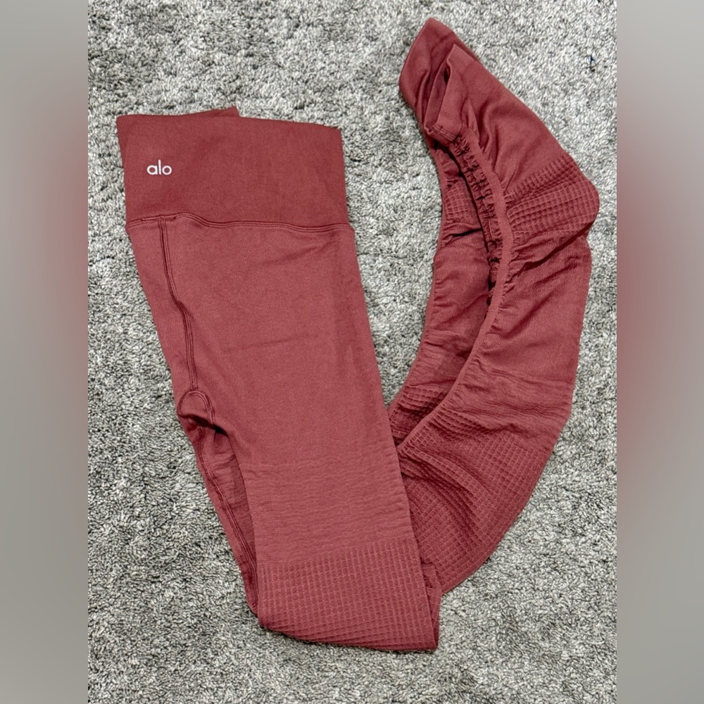 Alo Yoga  High-Waist Micro Waffle Low Key Leggings-Rust-Size Small